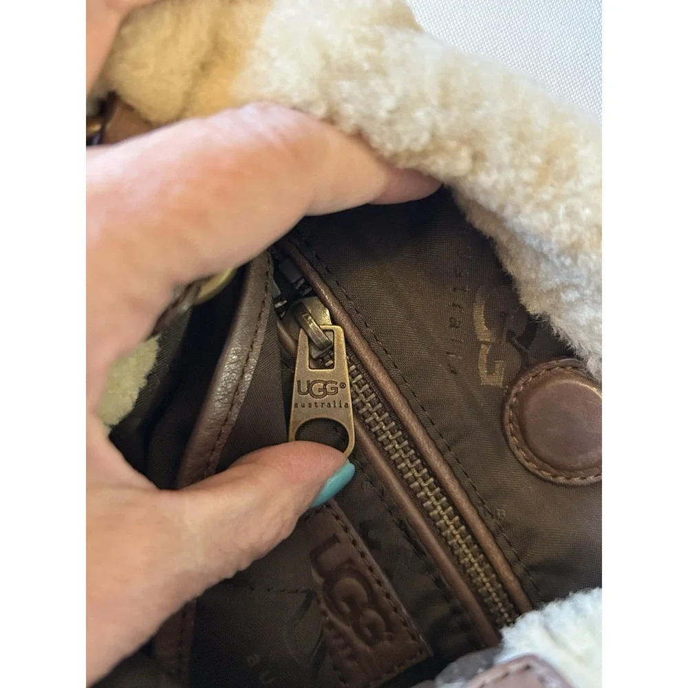 UGG Shearling Tan Suede Shoulder Crossbody Bag , Leather Strap And Trim Y2K